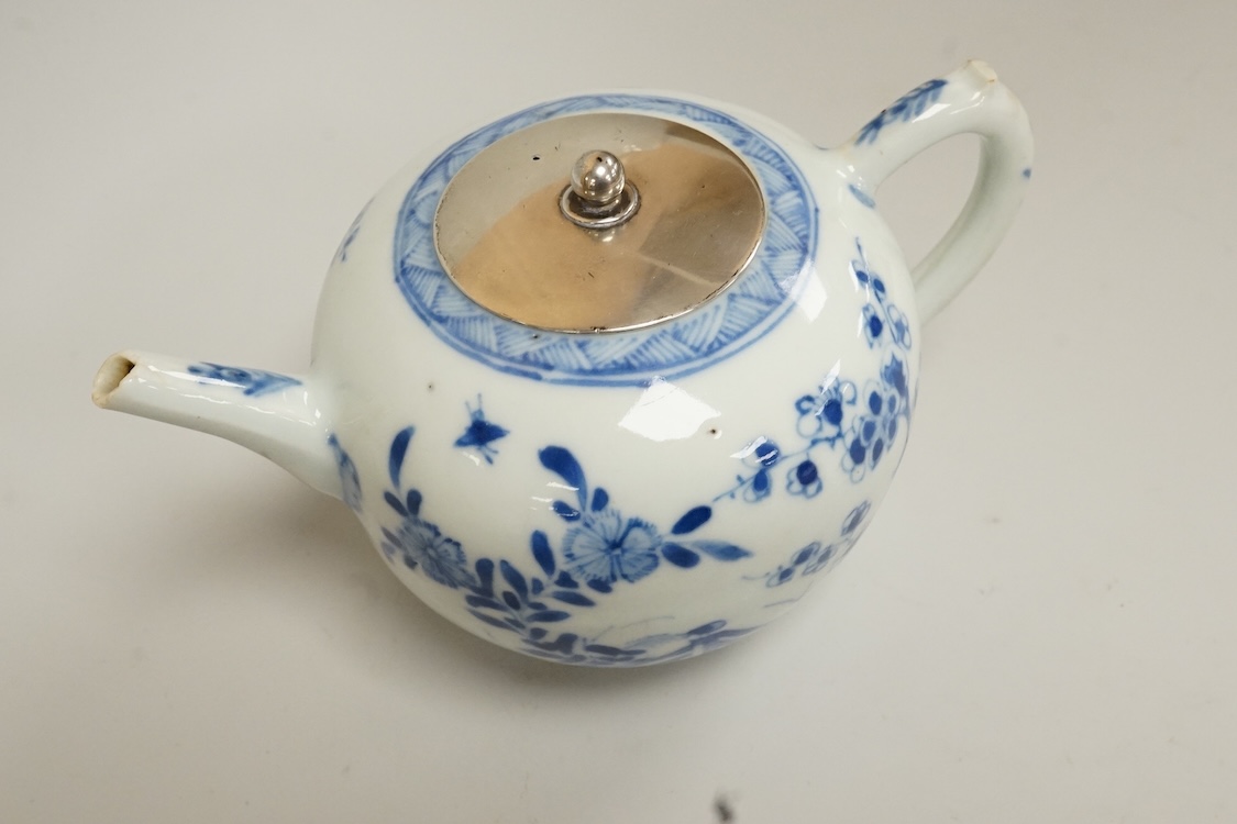 A Chinese blue and white teapot, with metal cover, Kangxi period, 10.5cm high